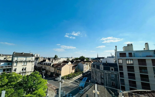 We Live In R - Suite 301