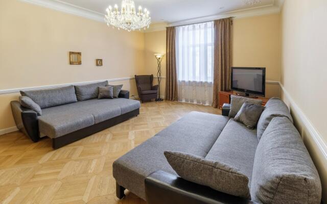 DeRent Aparts (ДеРент Апартс) на улице Караванная 3/35