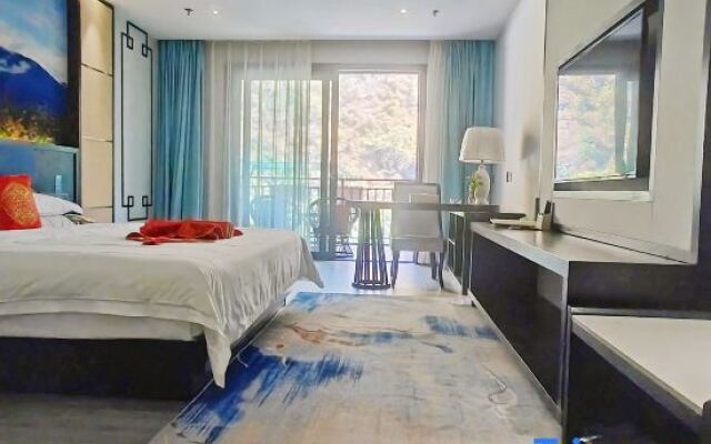 Lushui Nujiang Bund Hotel