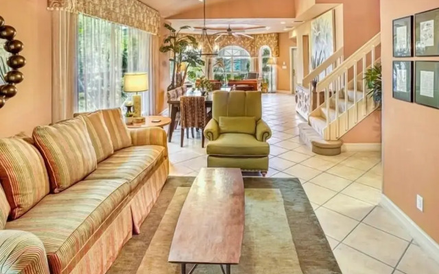 Donax 3 Bedroom Condo by RedAwning