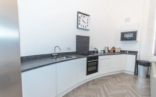 2 Bed - The Buckingham Suite