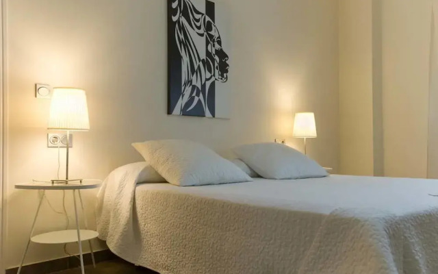 Hospederia Almundo by Alexandra Realty