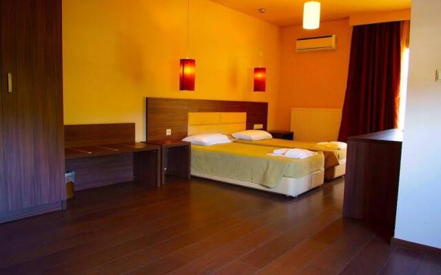 Plotini Hotel