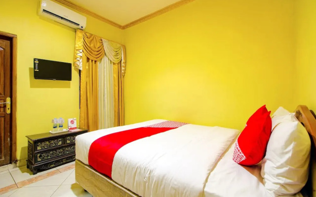 OYO 1770 Hotel Mawar Saron 2