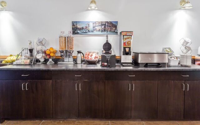 Super 8 Kirkland Lake