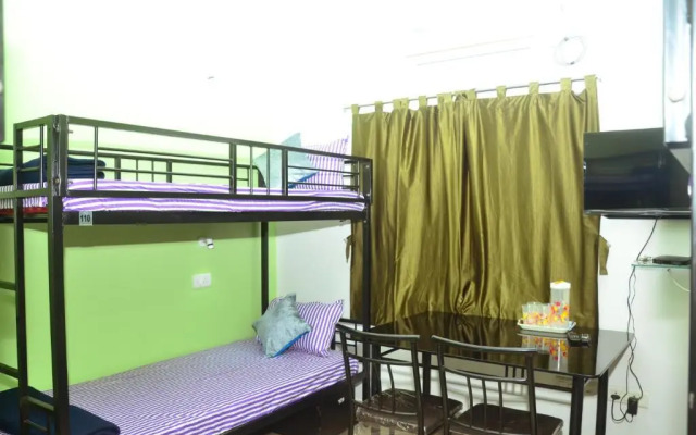 Tranquil AC Luxury Hostel