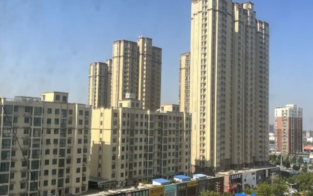 Guangcai Four Seasons Hotel (Wenhua Road Teacher Fan Branch)