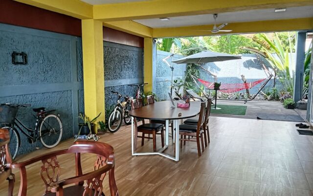 This Is It Airport Hotel and Restaurant