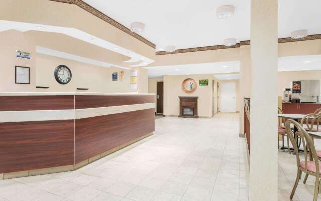 Microtel Inn & Suites by Wyndham Hamburg