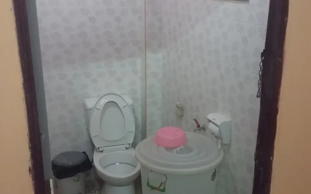 Arunrat GuestHouse - Hostel