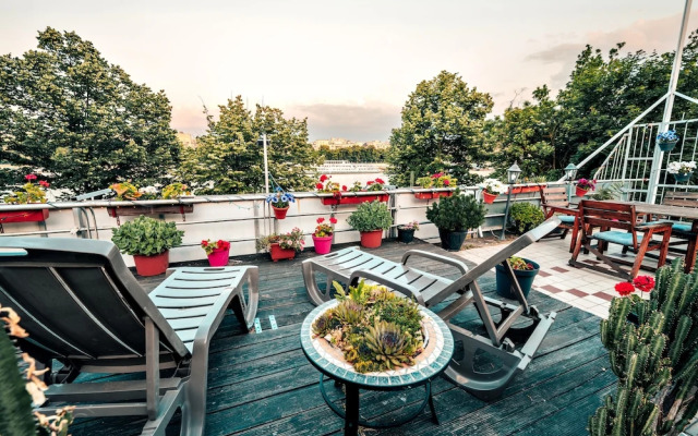 Bell Hostel and Guesthouse