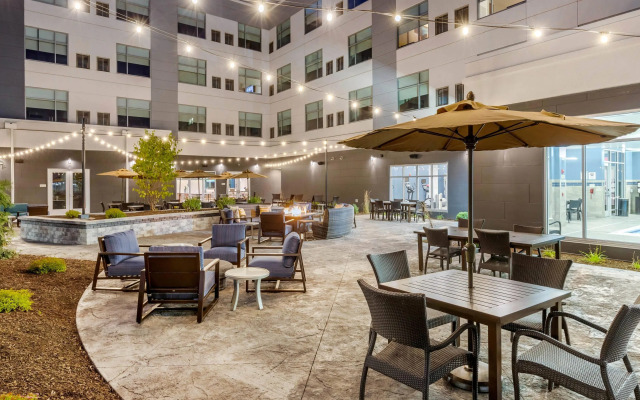 Cambria Hotel Davenport Quad Cities