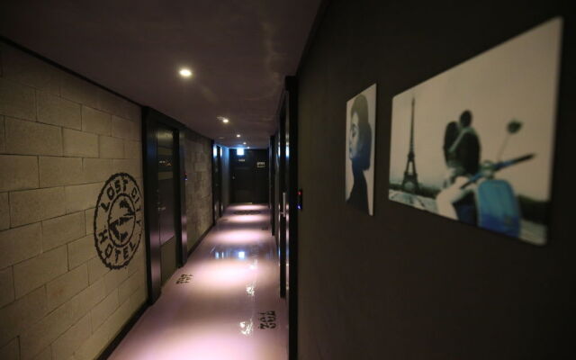 Lost City Z Hotel