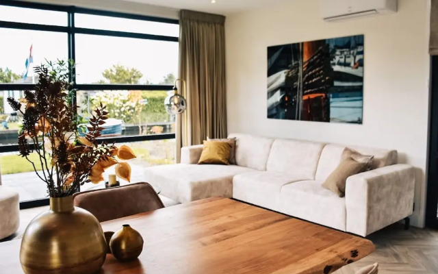 Luxury Waterfront Escape