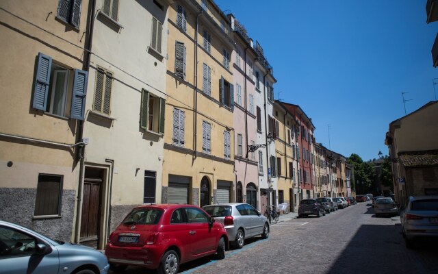 Centro Storico Oltretorrente Apartment