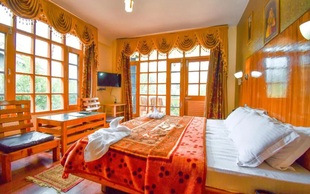 Naina Resort and Cottages