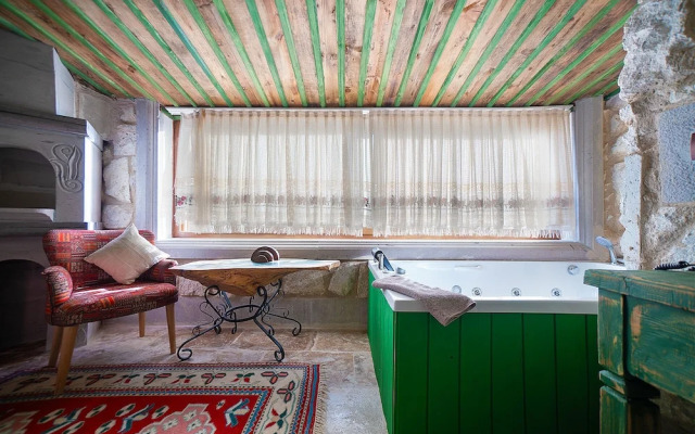 Aysel Inn House
