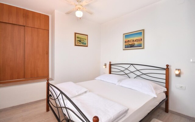 Awesome Home in Lokva Rogoznica With Wifi and 4 Bedrooms