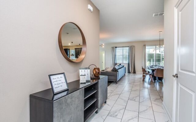 6 Bdrmgolf Coursegated Resort