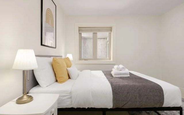 Cozy 2BR BSMT Suite Near Grouse Mt. and Edgemont.