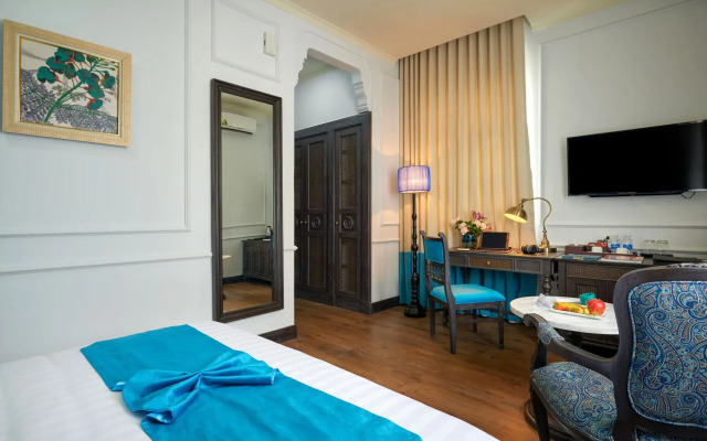 Manoir Des Arts Hotel