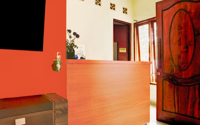 RedDoorz near Masjid Agung Surabaya – Lobby – Surabaya