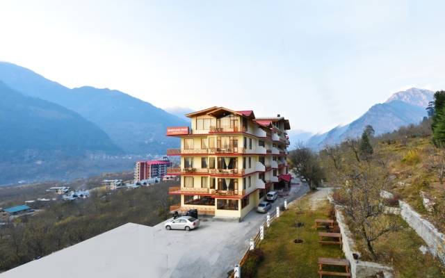 Whistling Pines Resort & Spa