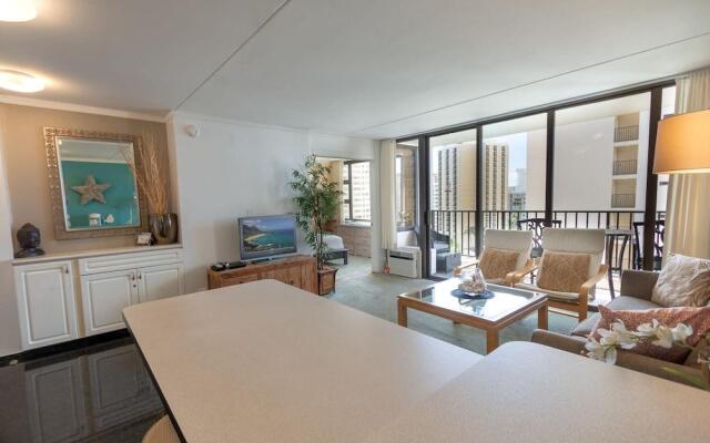 Waikiki Banyan - Partial Ocean View Tower 2 Suite 1204