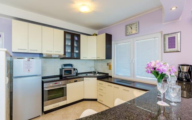 Stunning Home in Dubravka With Wifi and 3 Bedrooms