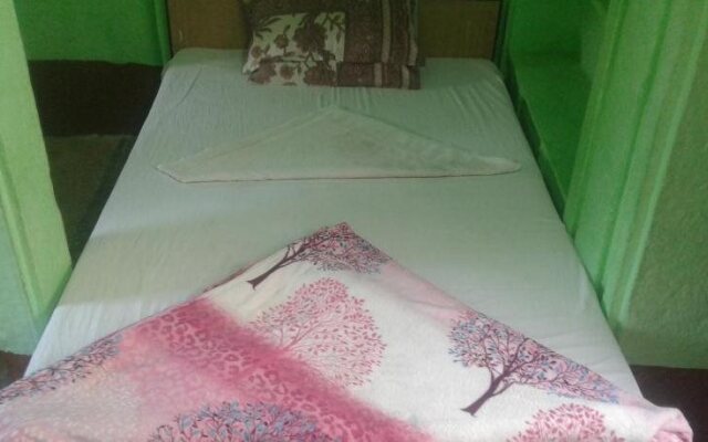 Hotel Shri Giriraj Palace