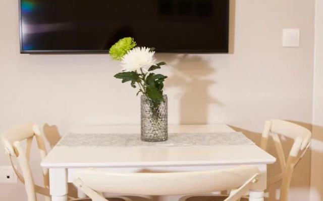 2-spaces comfy Bentzi apartment 7 with balcony in Pagrati