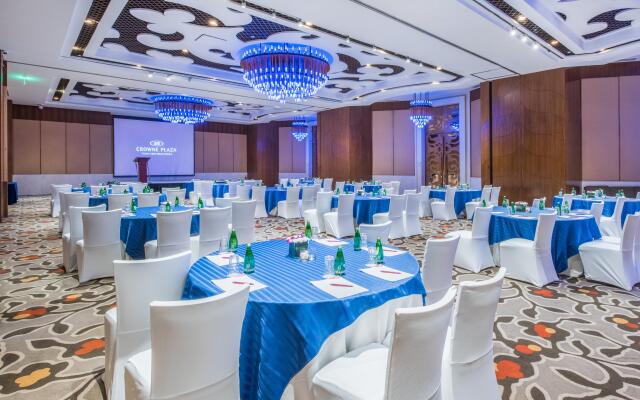 Crowne Plaza Hotel New Delhi Okhla by IHG