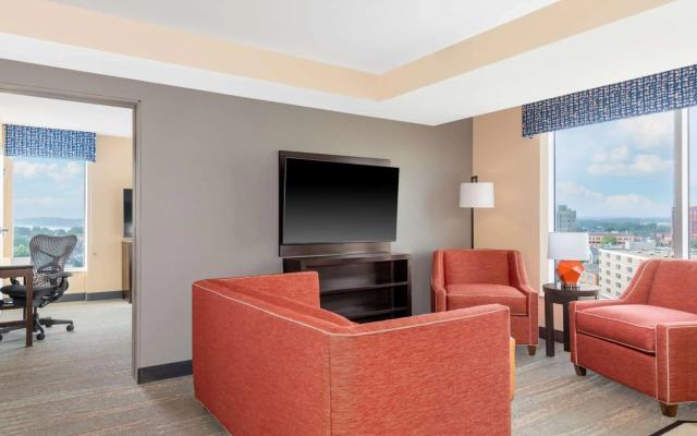 Hampton Inn & Suites Madison / Downtown