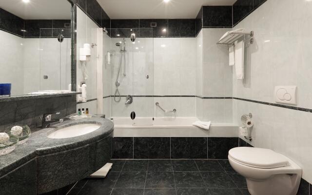 Holiday Inn Turin Corso Francia by IHG