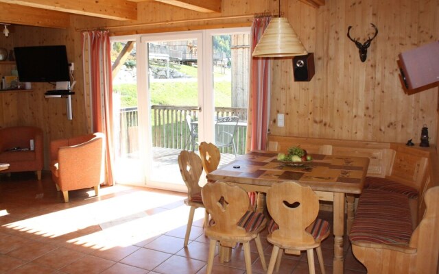 Cozy Chalet in Hohentauern near Ski Lift