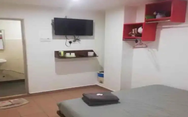 Evonne Budget Hotel