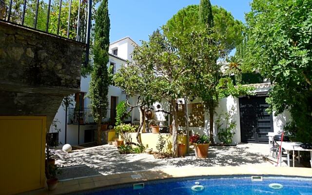 Salvatierra Guest House