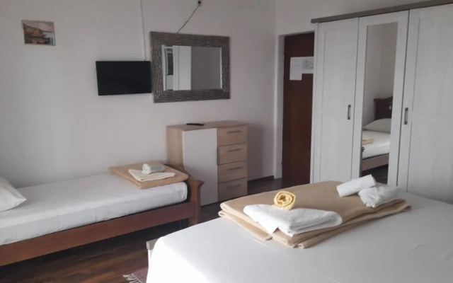 Triple Room Barbat 5070b