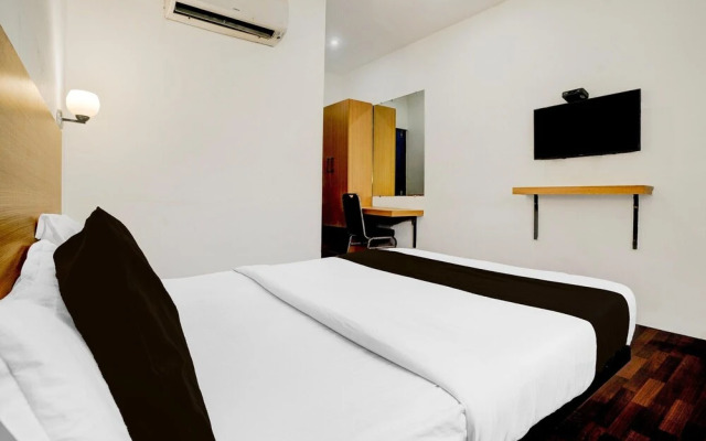 Super Townhouse PBG Mall Vashi
