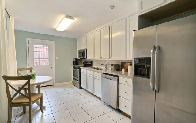 Gallery Stays - Parkside Manor