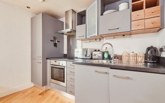 Modern Leeds City Apartment