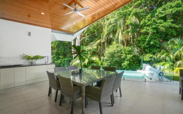 Belle Escapes - 58 Ocean Drive Luxury Home, Palm Cove