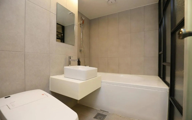 The Unique Hotel 28