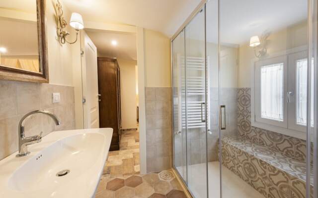 Casa Griselda by Mmega