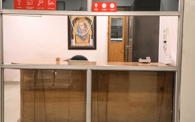 OYO 15752 KBR Residency
