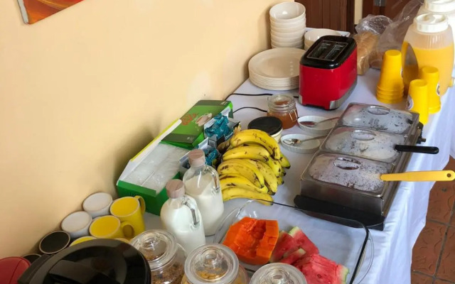 Yellow Belly Backpackers