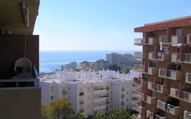 Studio in Benalmádena, With Wonderful sea View, Pool Access and Furnis