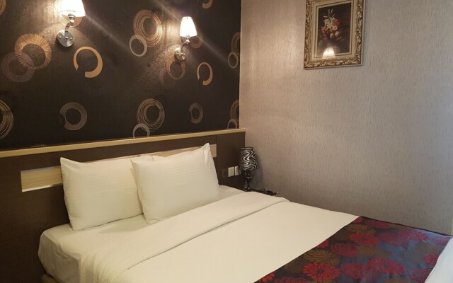 De Kpmj Boutique Hotel