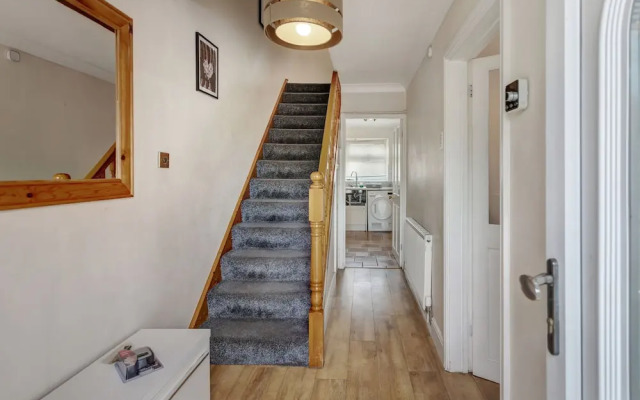 Impeccable 3-bed House in Basildon