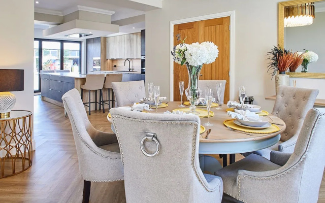 Host Stay Rose House